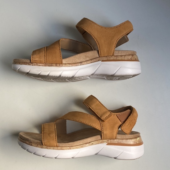 Earth Roni Leather sandals size 6, mustard color, excellent condition - Picture 2 of 11